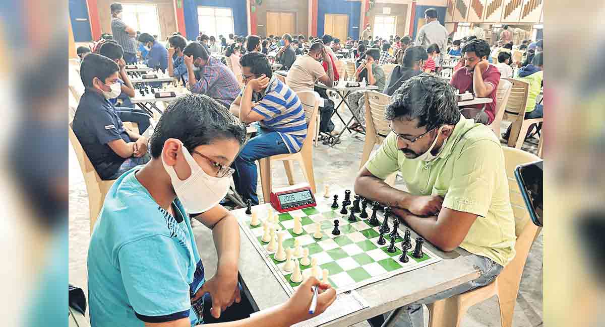 Vinay downs Saharsha, in joint lead