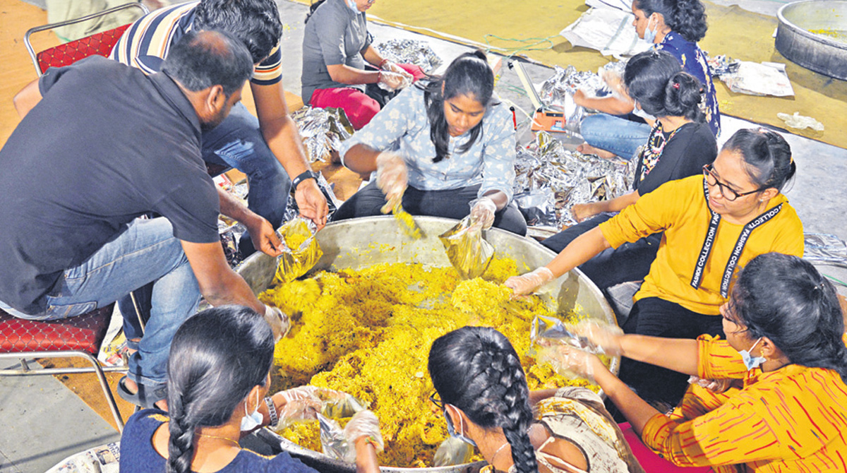 Hyderabad-based CommLab in service of free food for 21 years