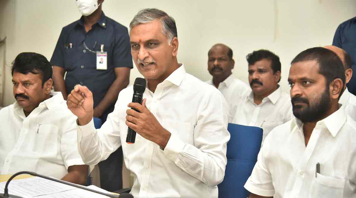 Shocked that Goyal kept Ministerial delegation from Telangana waiting for 3 days: Harish Rao