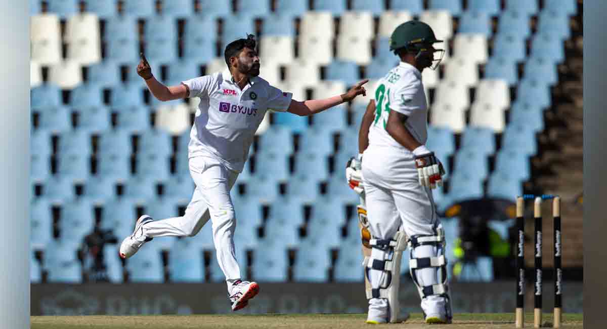 IND vs SA, 1st Test: India set 305-run target for South Africa on Day 4