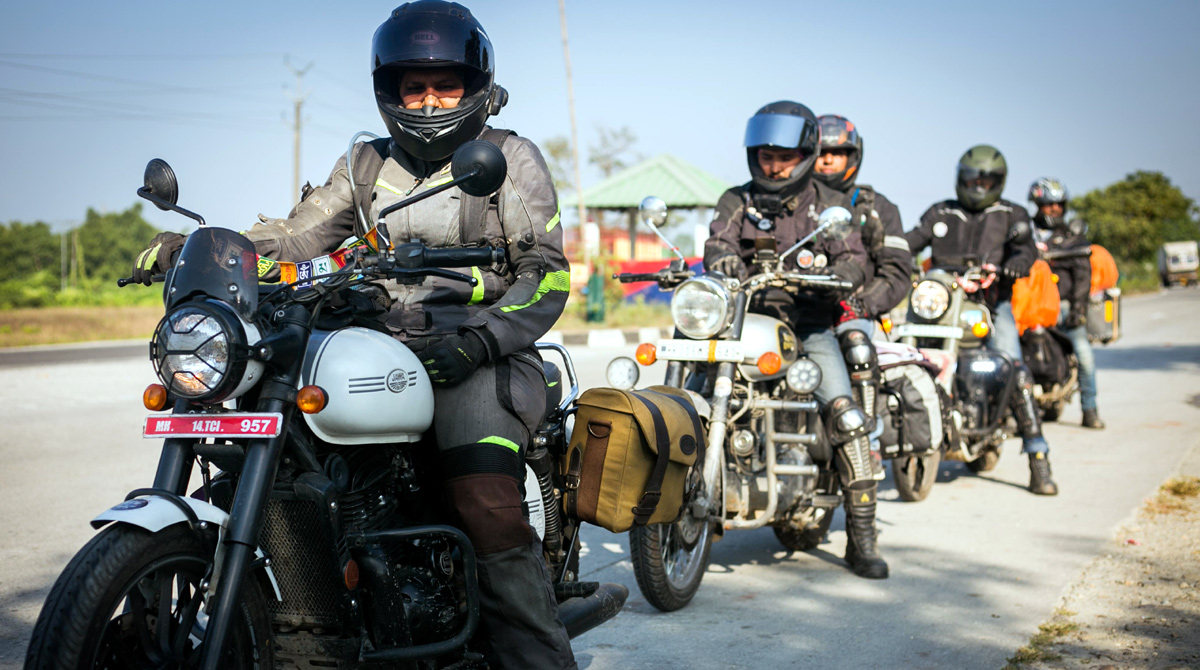 Moving Borders Tour team on wheels for women empowerment