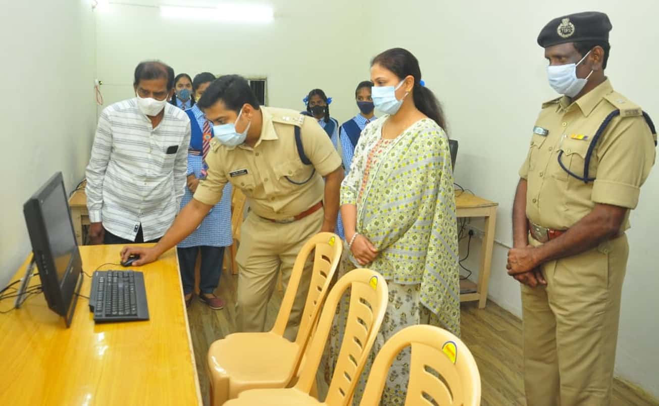 NGOs donate computers to school