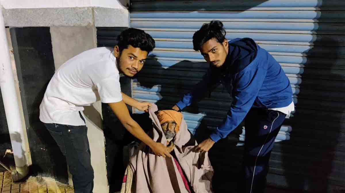 Blankets distributed to street dwellers in Khammam