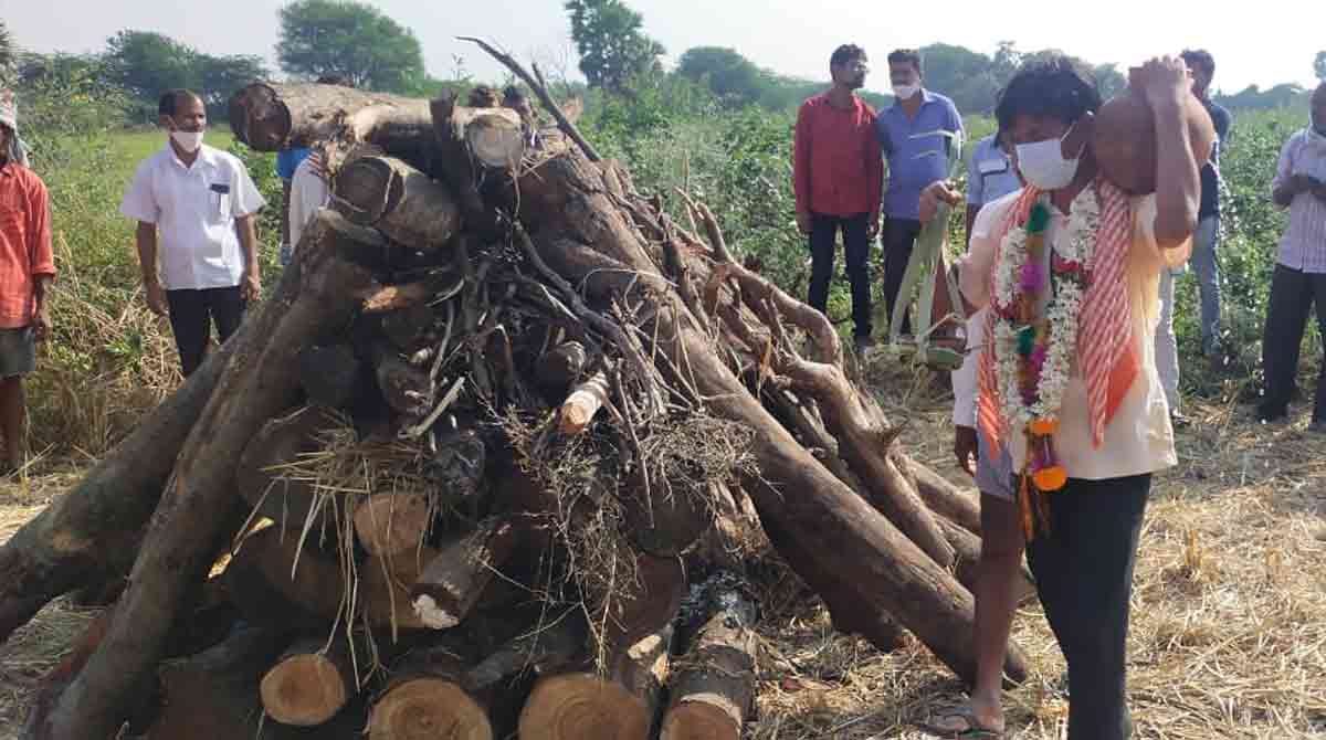 Hyderabad businessman performs last rites of his benefactor