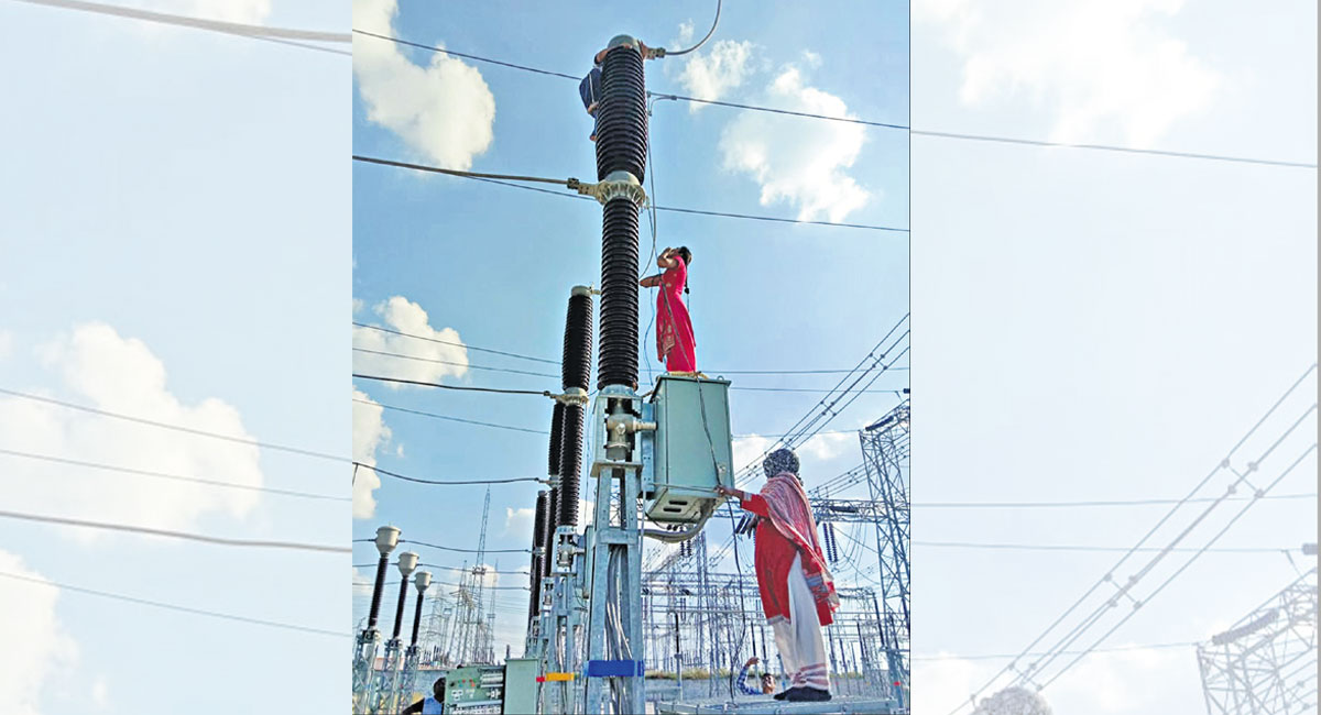 Linewomen prove their mettle, scaling heights