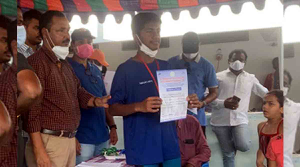 Meru’s student triumphs in swimming competition