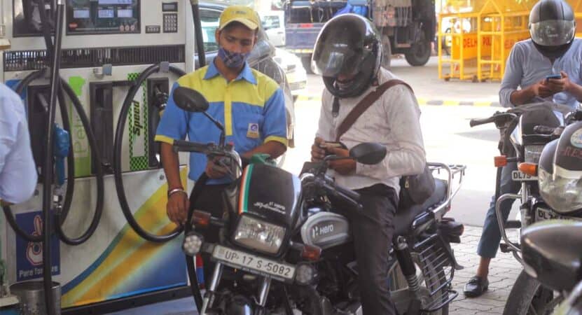 Jharkhand announces Rs 25 per litre subsidy on petrol for two-wheelers