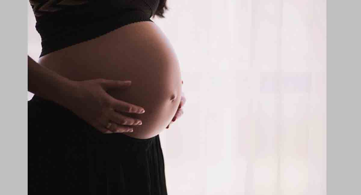 Study finds financial incentives help pregnant women to quit smoking