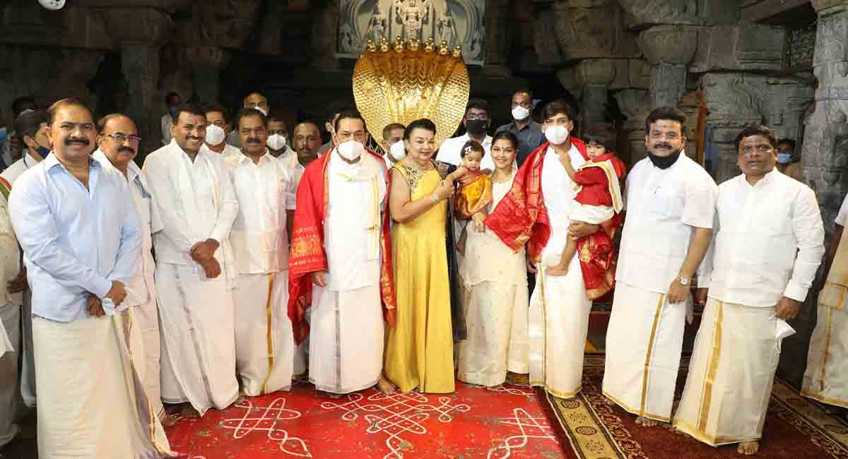 Sri Lanka PM Rajapaksa worships at Lord Venkateswara temple