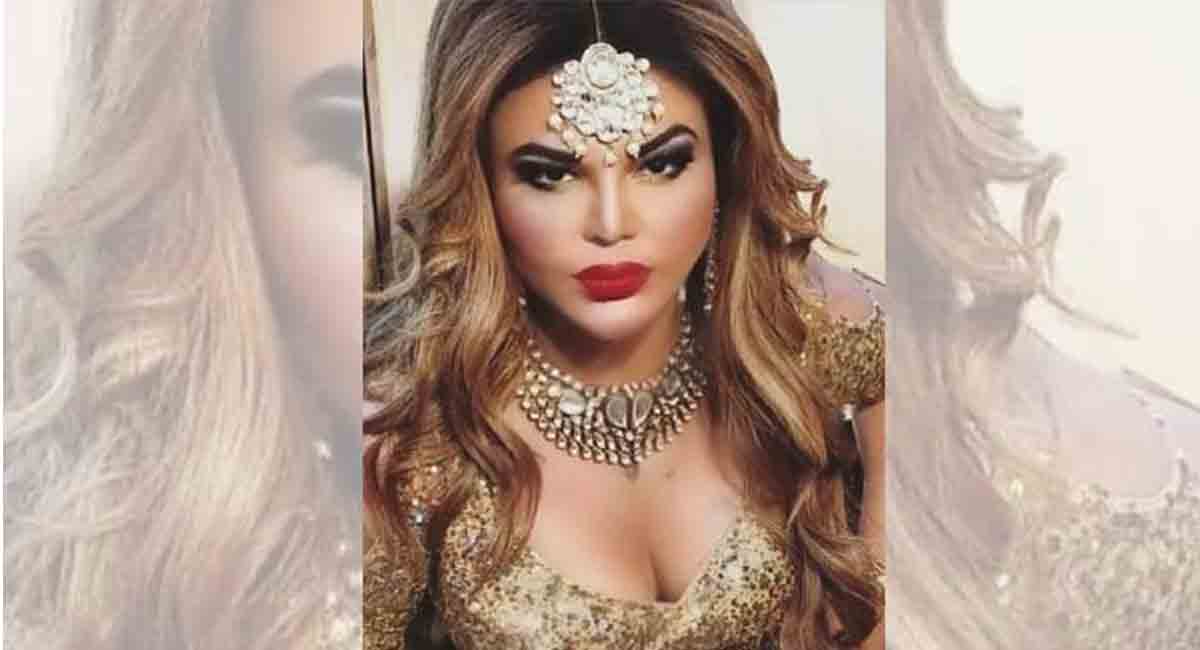 ‘Bigg Boss 15’: Rakhi Sawant throws water at Abhijit as he steals her food