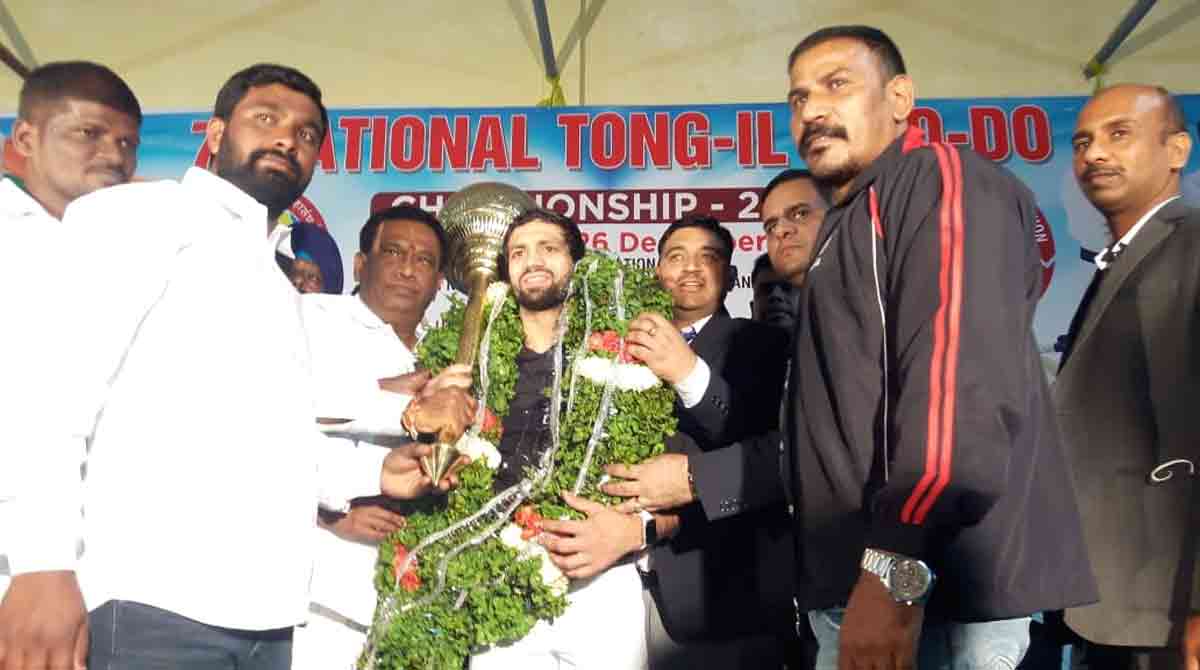 SATS chief felicitates Olympic silver medallist wrestler Ravi Dahiya