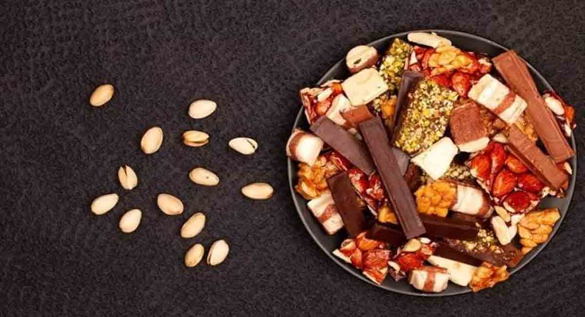 Healthy snack bars to go with your coffee