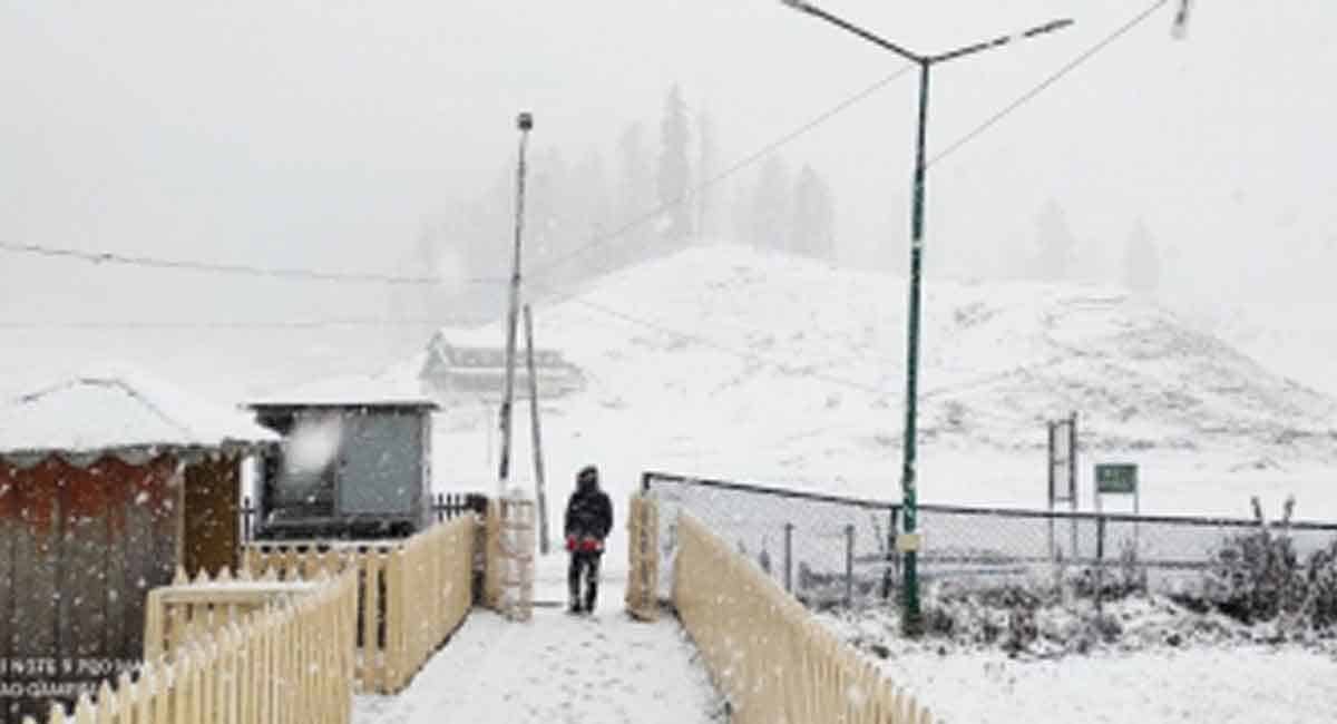 Minimum temperature rises above zero in Srinagar, light snow at isolated places