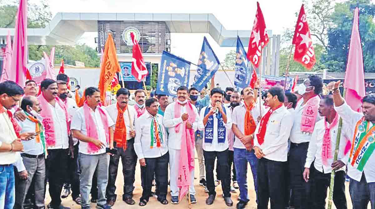 SCCL employees urged to work from Sunday as strike come to end