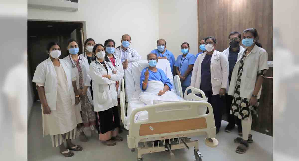 Hyderabad: 64-year-old patient with single infected lung revived at Kamineni