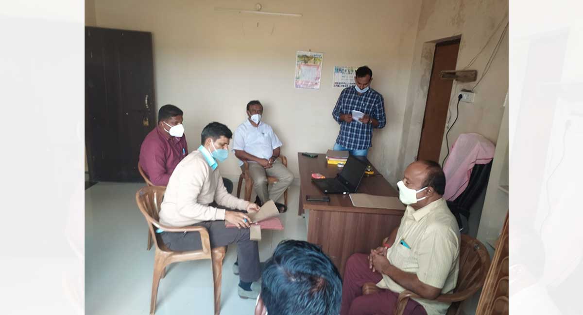 Telangana: ACB authorities raid on Manoharabad MPDO office