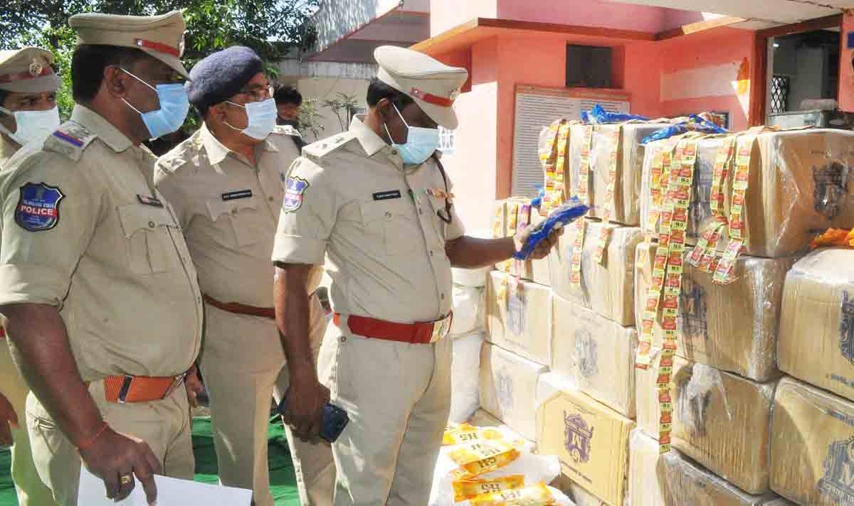 Man held for smuggling gutka worth Rs 11.17 lakh in Adilabad