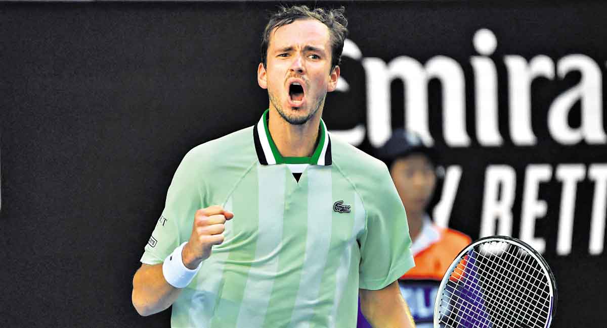 Australian Open: Medvedev enters fourth round