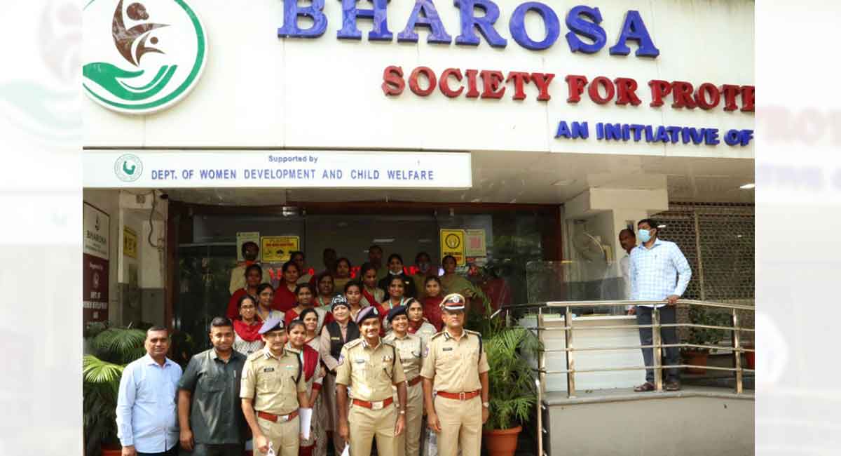 Hyderabad CP hails services of Bharosa Center