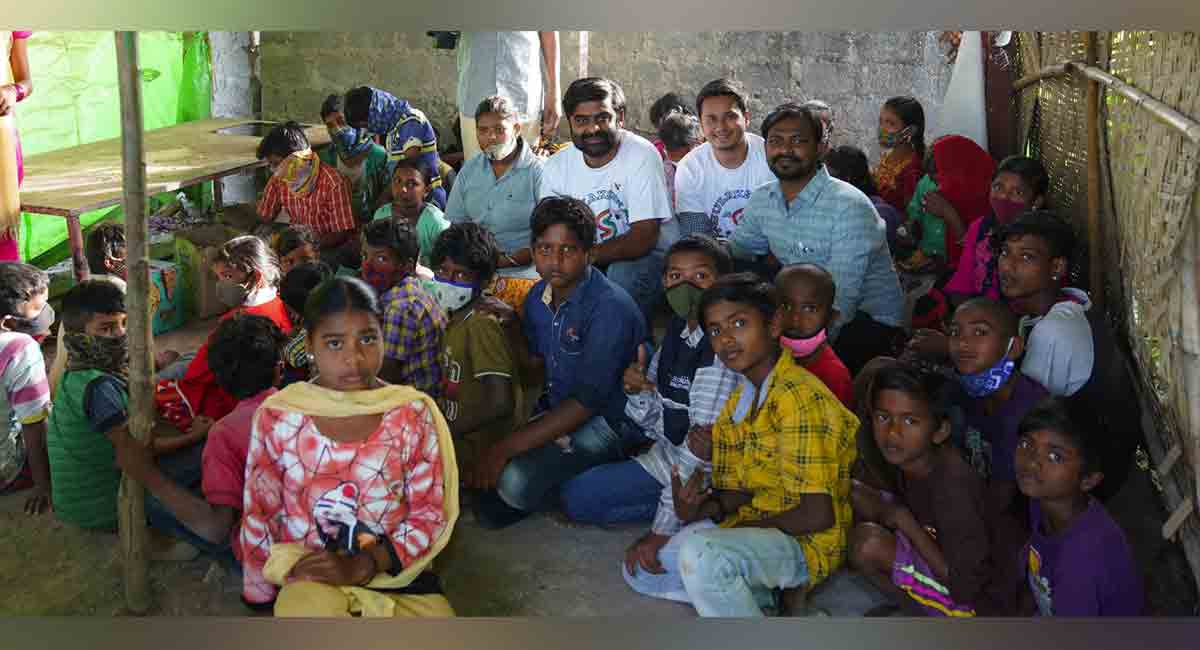Sulakshya Seva Samithi celebrates Republic Day at Basti Badi in Warangal