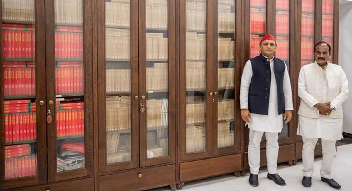 Battle for UP: Dara Singh Chauhan also joins SP