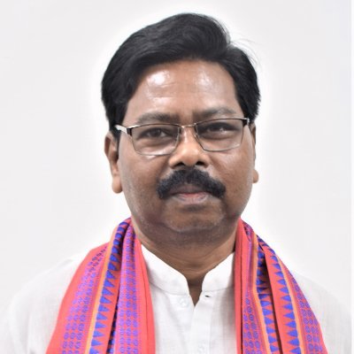 Union Minister Bishweswar Tudu thrashes 2 Odisha Govt officials
