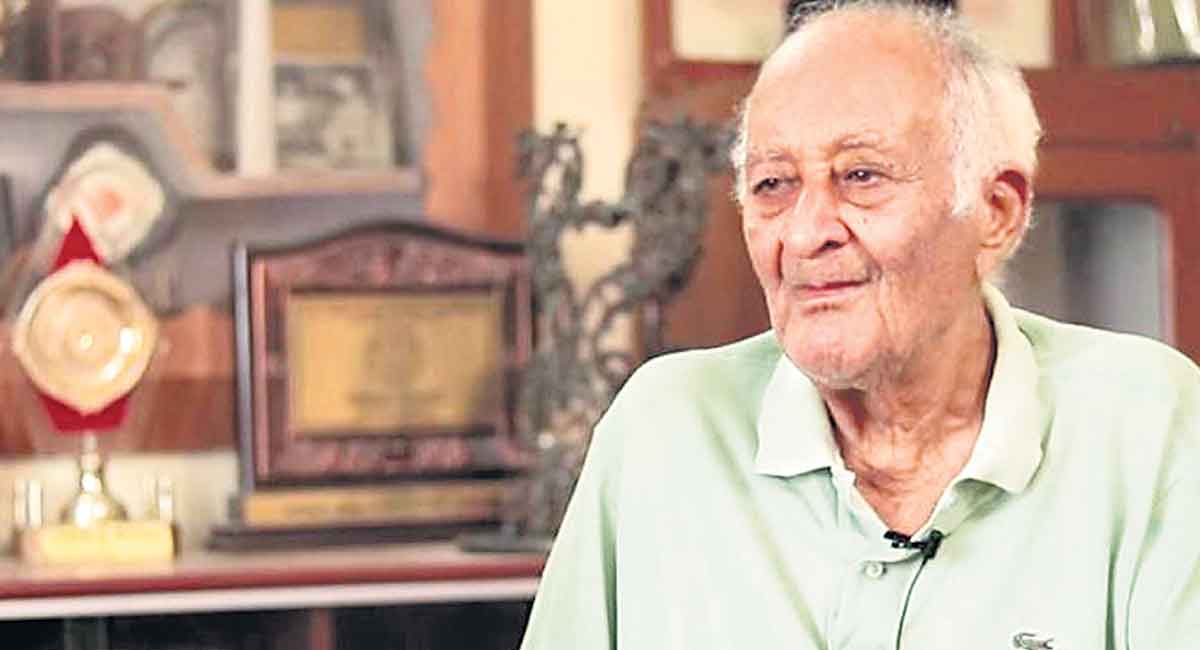 Hockey legend Charanjit Singh no more