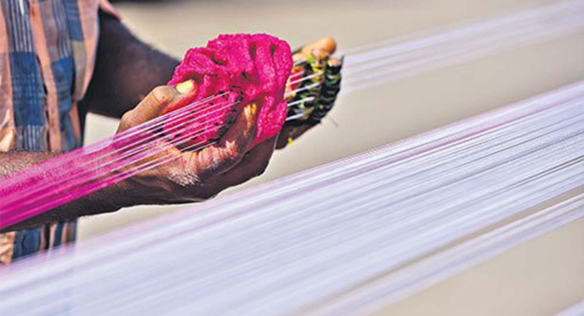 Chinese manja claims life of daily earner in Mancherial