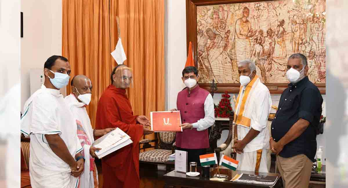 Sri Chinna Jeeyar Swamy meets TN Governor, invites for Ramanuja fete