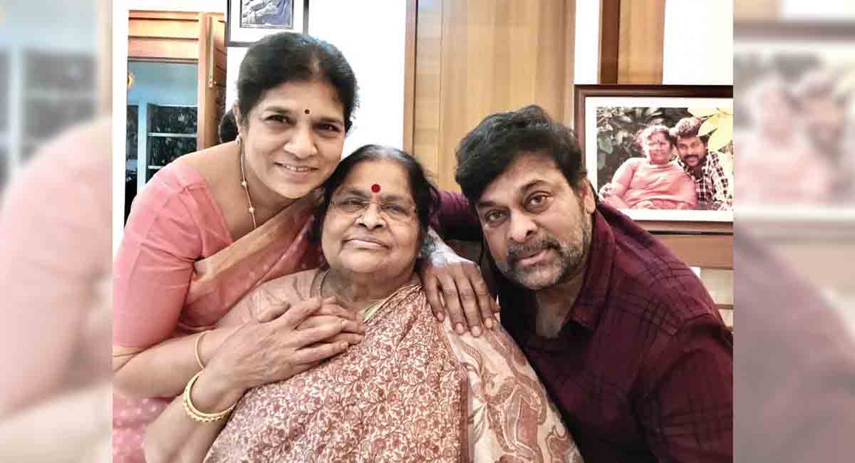 Chiranjeevi’s tweet seeking blessings from mother wins hearts on the internet