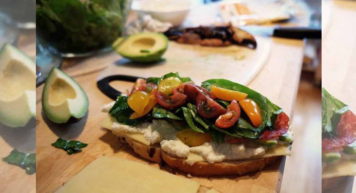 Mediterranean diet linked to lower risk of mortality in older adults