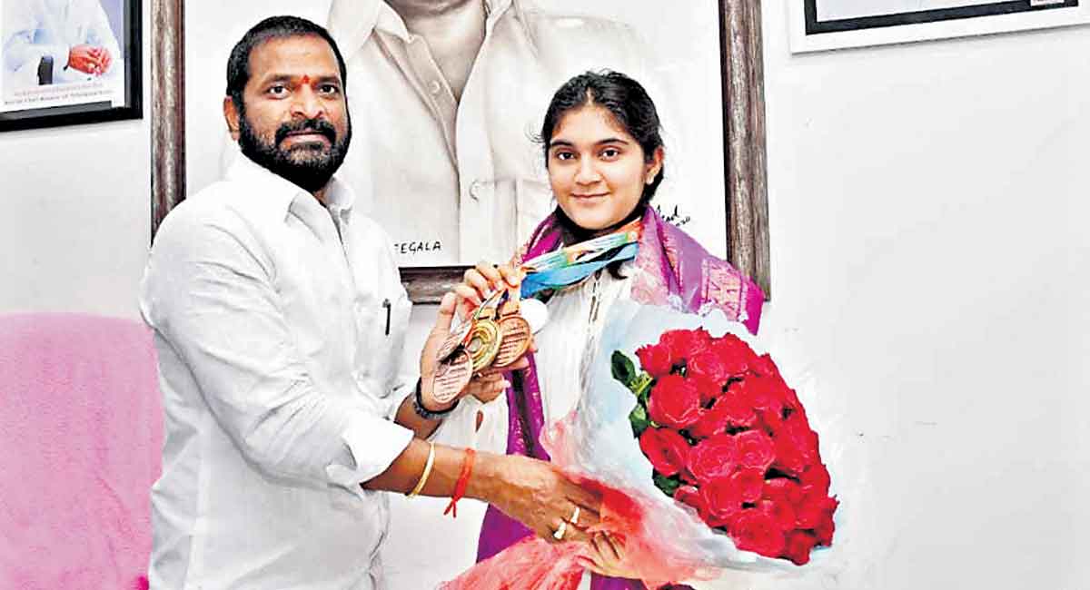 Srinivas Goud pats shooter Esha Singh