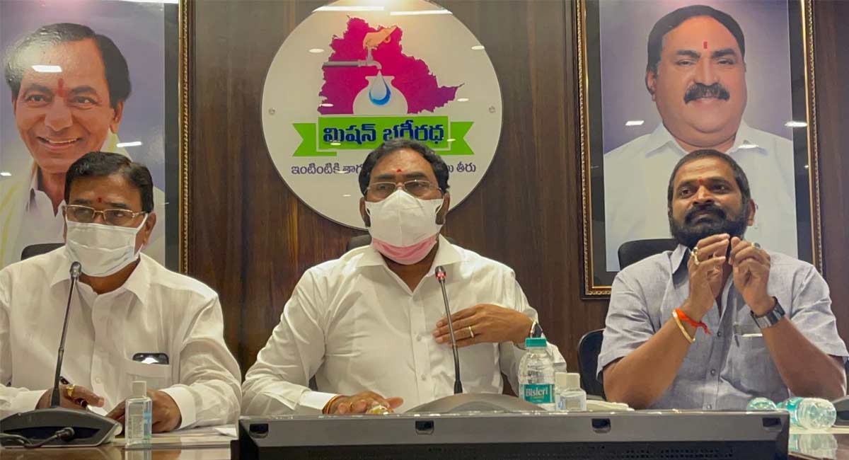 Expedite PR and RD works in Mahabubnagar: Dayakar Rao tells officials