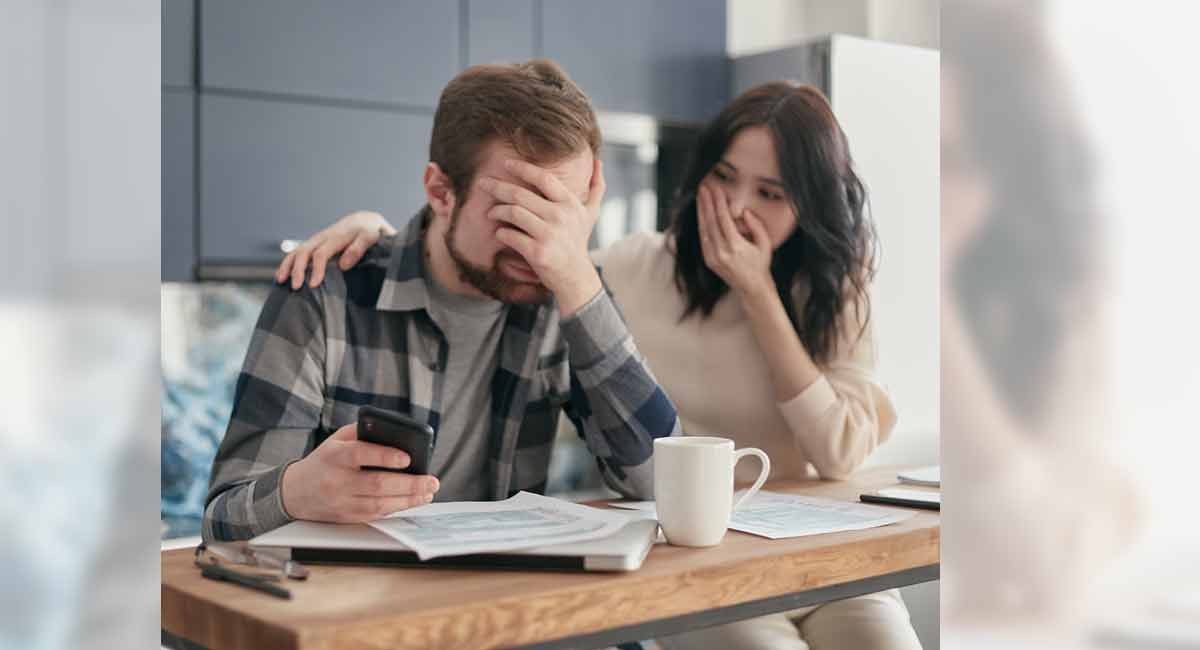 Study finds parents talk less to kids when experiencing financial issues