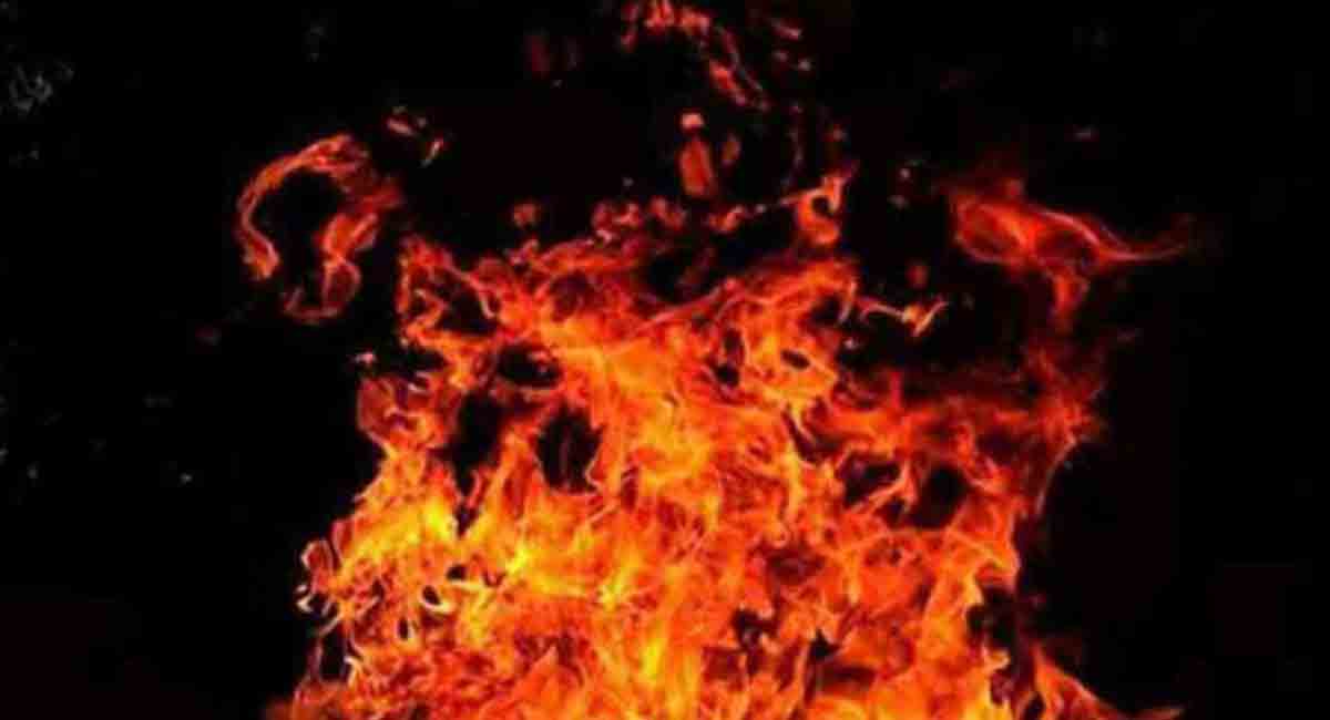 Telangana: Fire breaks out in oil godown in Karimnagar