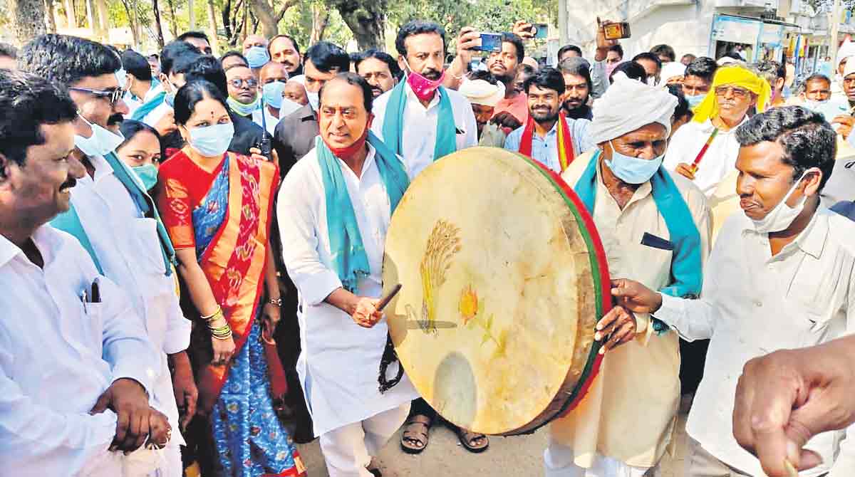 CM KCR becomes family member of farmers through Rythu Bandhu: Indrakaran