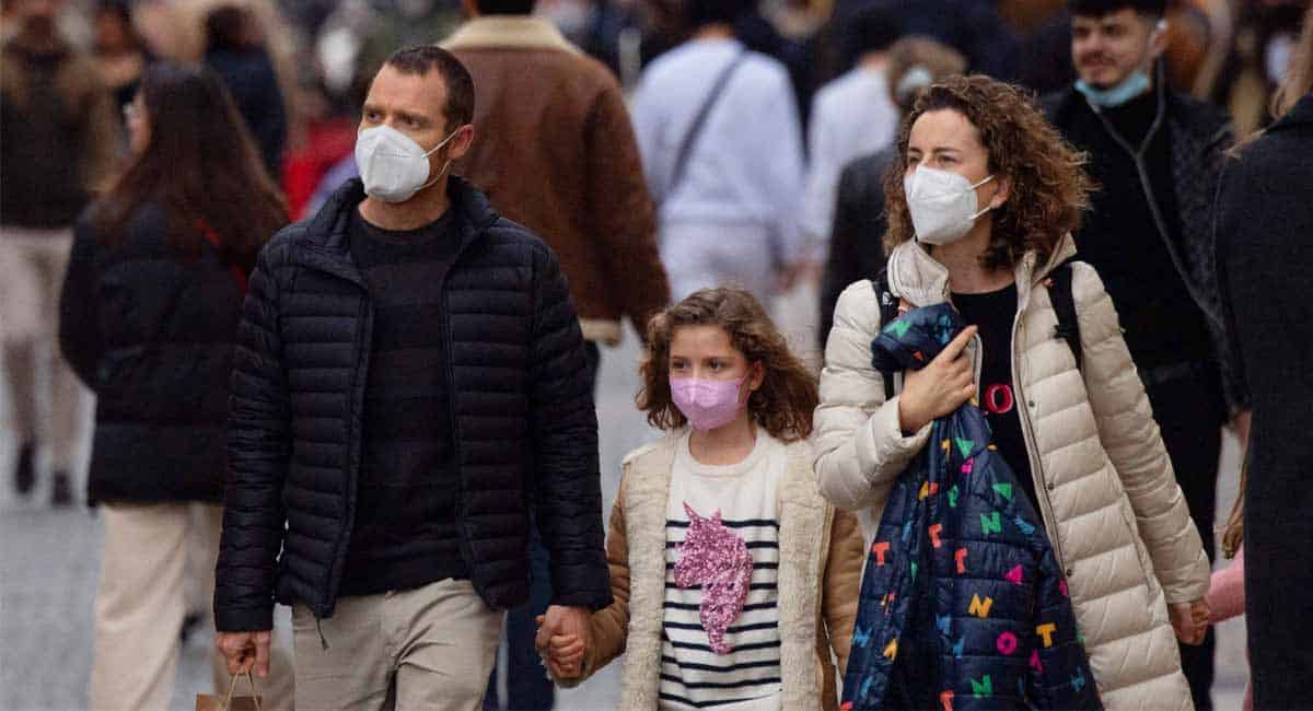 France reports record of over 400,000 new Covid-19 cases