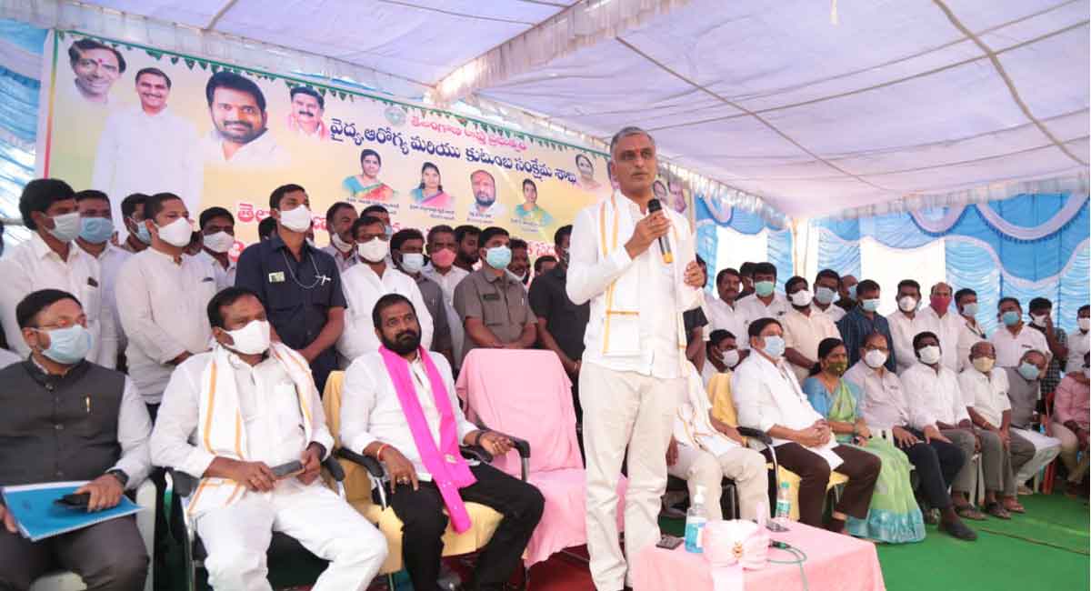 Telangana discriminated by Centre, but State BJP leaders mum: Harish
