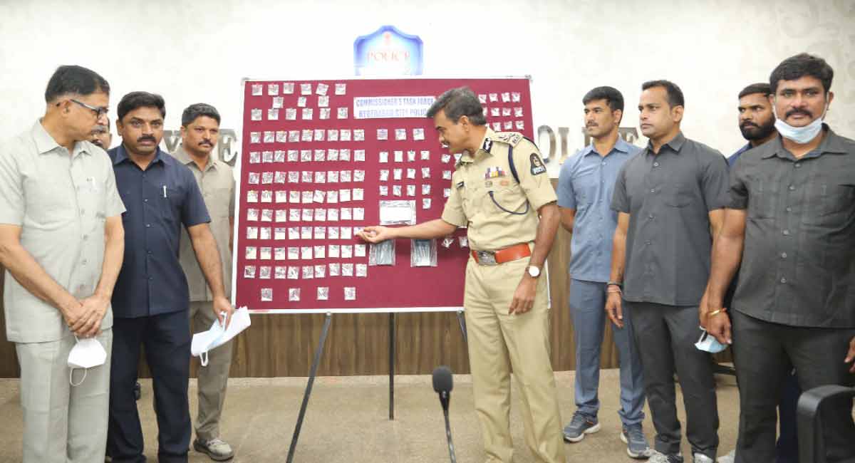 Hyderabad cops nab seven with drugs worth Rs.16 lakh