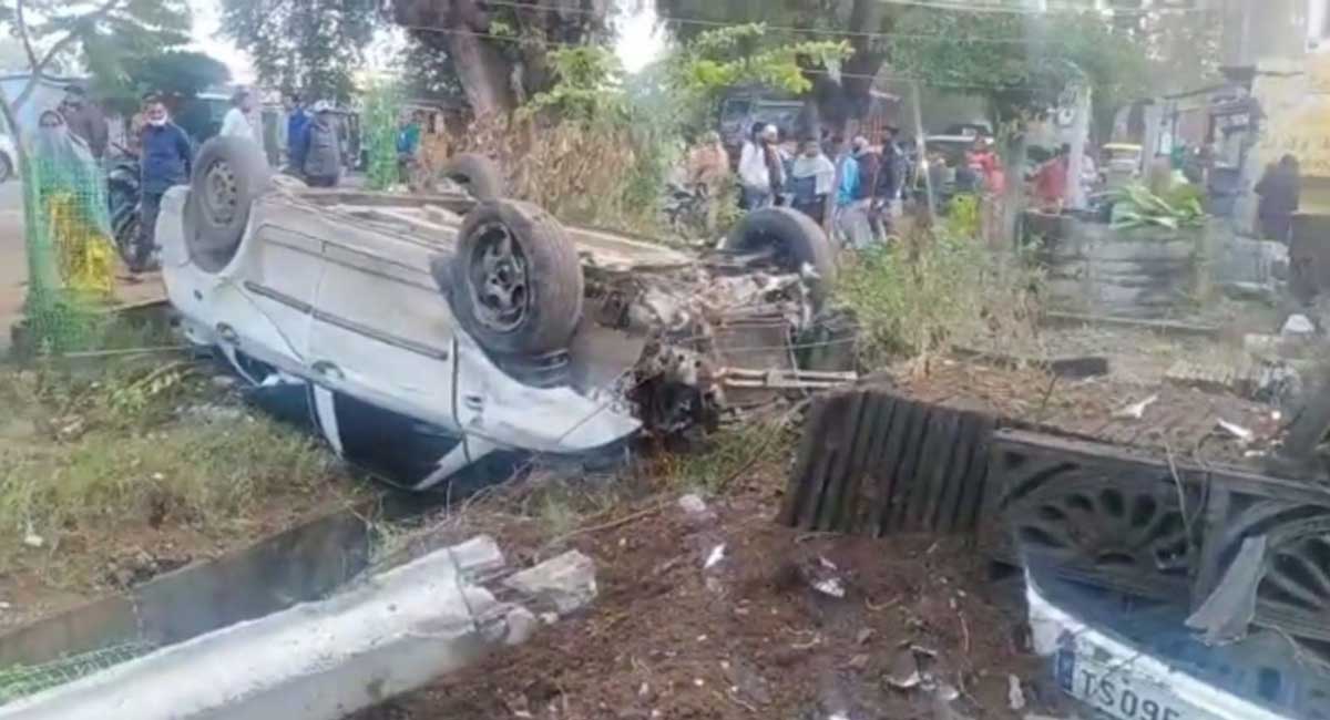 Car carrying banned gutka creates flutter in Jagtial