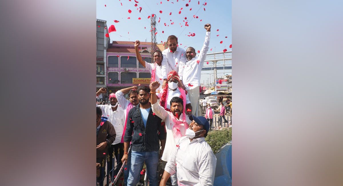 MLA Jogu Ramanna thanks KCR for flyover in Adilabad