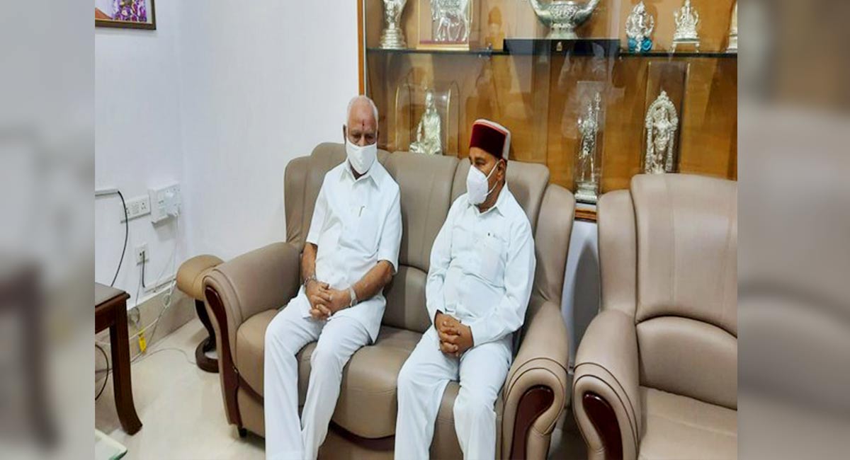 Karnataka Governor meets BS Yediyurappa after his daughter found hanging