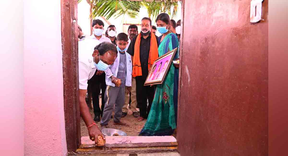 Chase away bad-mouthing BJP leaders: Koppula Eashwar