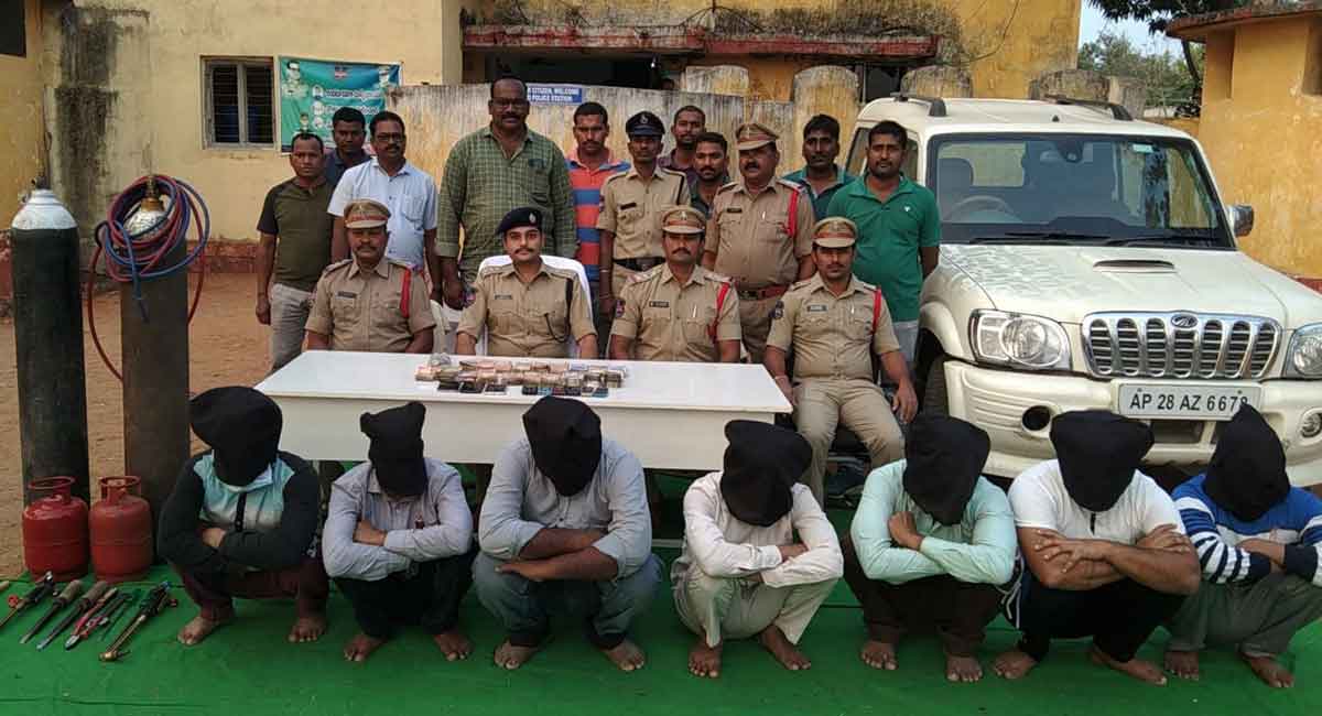 Inter-state gang of robbers arrested in Kothagudem