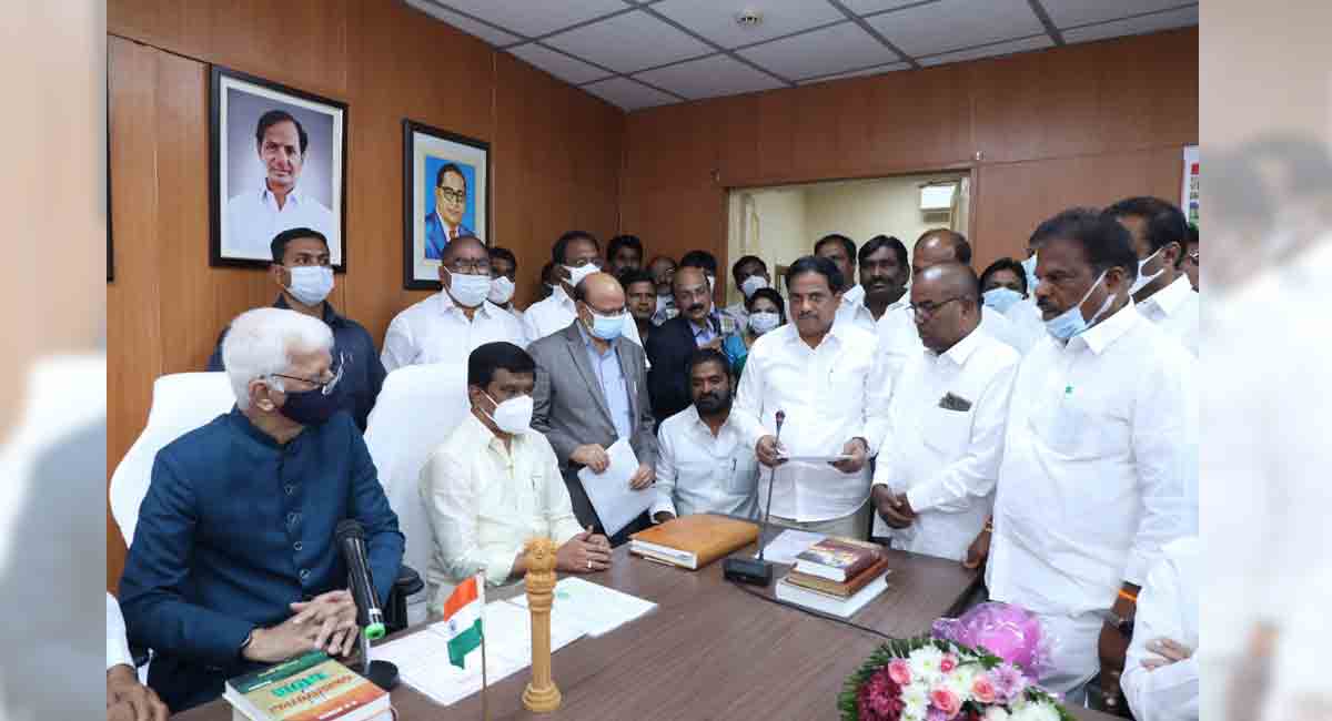 Telangana: Newly elected MLCs takes oath under council Chairman