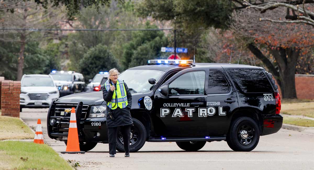 Man takes hostages at synagogue, demands Pakistan prisoner be freed