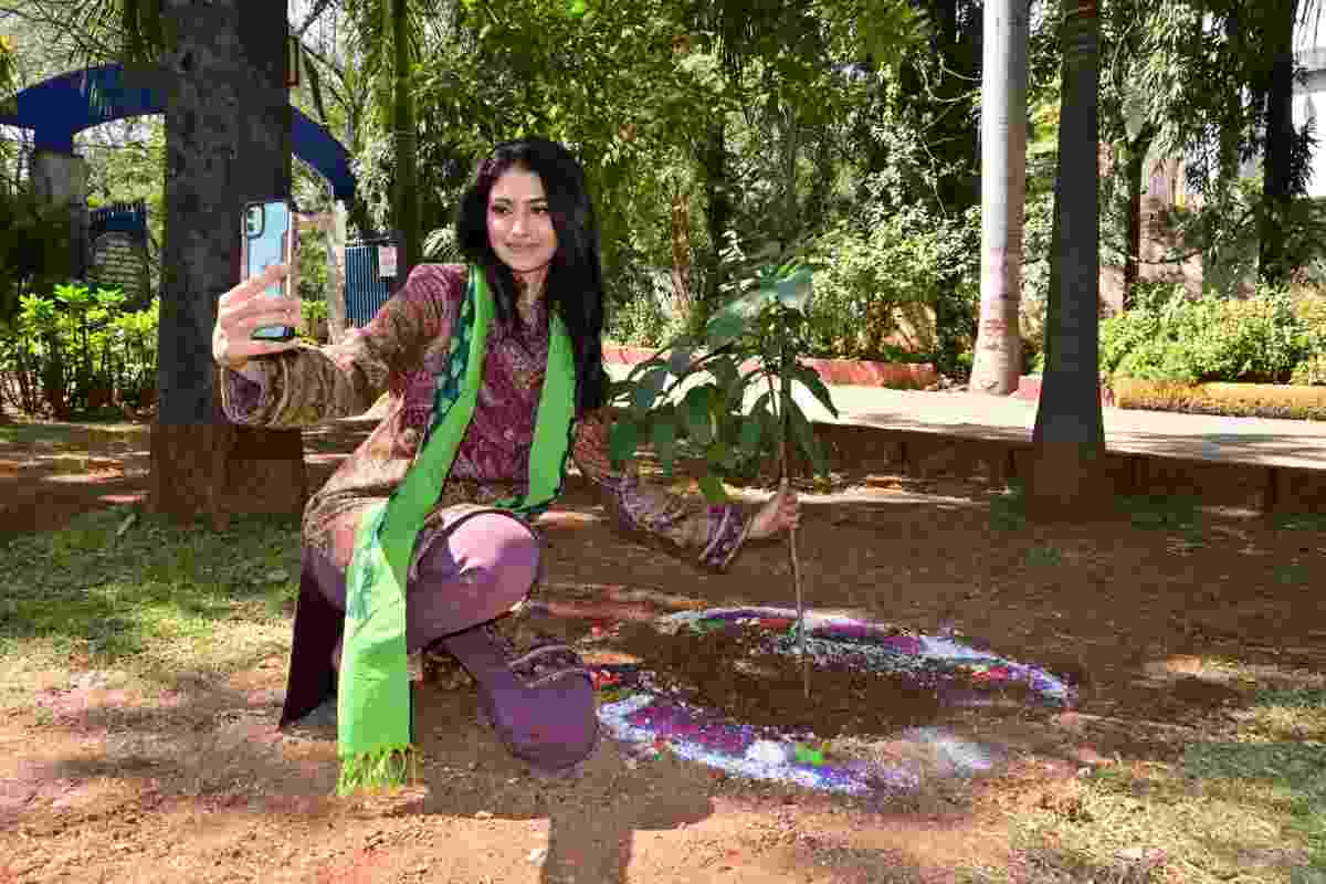 Green India Challenge: Miss India Manasa Varanasi plants sapling at Indira Park