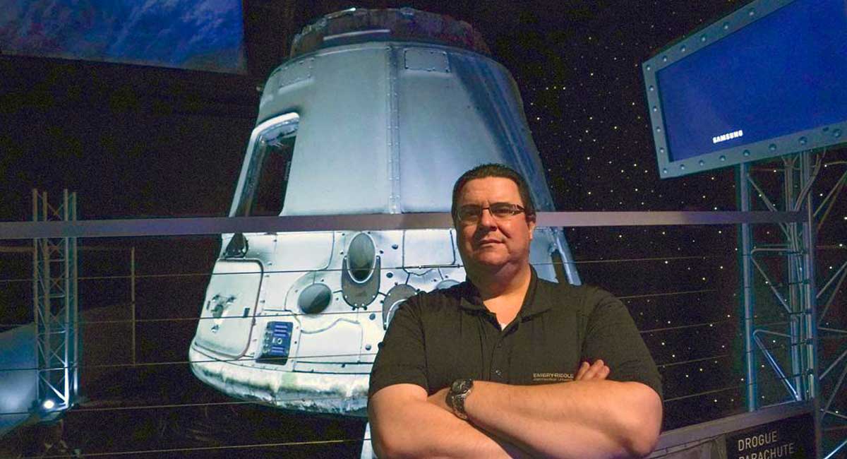 Meet the man who won a trip to space and gave it to a friend 