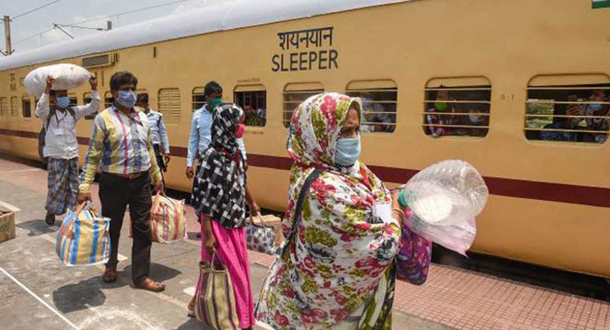 Migrants once again leave for home fearing lockdown