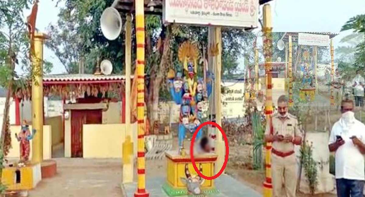 Nalgonda: Decapitated head found at Mahankali temple